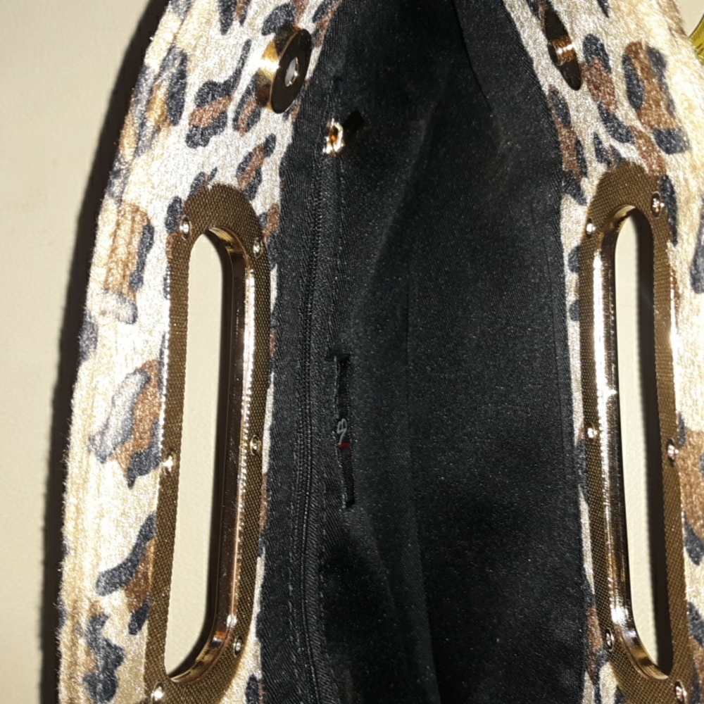 🌺LEOPARD PRINT Purse - Picture 4 of 6